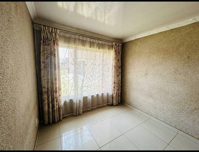 3 BEDROOM HOUSE TO LET IN BEDWORTH PARK